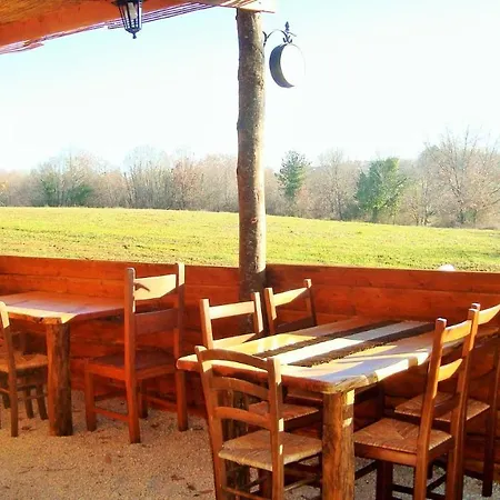 Grand Tipis Confortable Et En Rondin Du Grand Peuch Lascaux En Périgord *