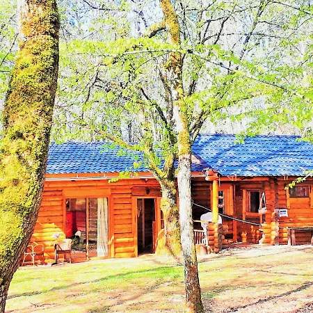 Grand Tipis Confortable Et En Rondin Du Grand Peuch Lascaux En Périgord *