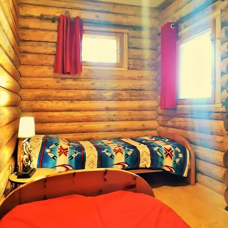 Grand Tipis Confortable Et En Rondin Du Grand Peuch Lascaux En Périgord Casa di campagna Les Farges (Sarlat-la-Caneda)