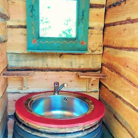 Grand Tipis Confortable Et En Rondin Du Grand Peuch Lascaux En Périgord Casa di campagna