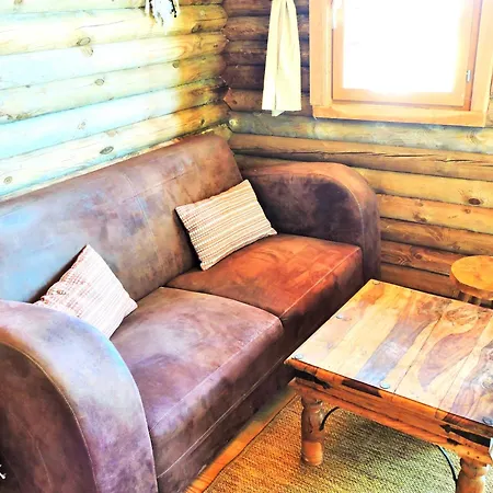 Grand Tipis Confortable Et En Rondin Du Grand Peuch Lascaux En Périgord Casa di campagna