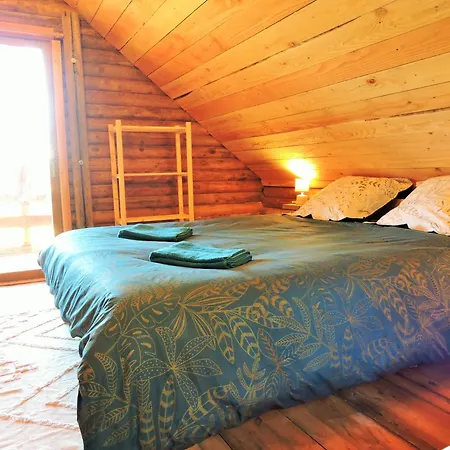 Grand Tipis Confortable Et En Rondin Du Grand Peuch Lascaux En Périgord Casa di campagna