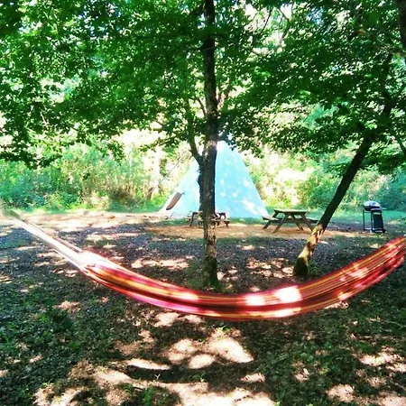 Venkovský dům Magnifique En Rondins Avec Et Tipis En Plaine Nature Environnement Ressourcant Au Calme Vue Imprenable Lascaux Non Disponible Juillet Et Aout
