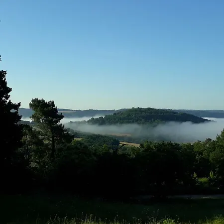Magnifique En Rondins Avec Ou Sans Et Tipis En Plaine Nature Environnement Ressourcant Au Calme Vue Imprenable Lascaux Non Disponible Juillet Et Aout
