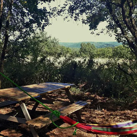 Magnifique En Rondins Avec Ou Sans Et Tipis En Plaine Nature Environnement Ressourcant Au Calme Vue Imprenable Lascaux Non Disponible Juillet Et Aout Les Farges (Sarlat-la-Caneda)