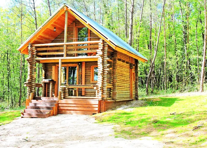 Venkovský dům Magnifique En Rondins Avec Et Tipis En Plaine Nature Environnement Ressourcant Au Calme Vue Imprenable Lascaux Non Disponible Juillet Et Aout Les Farges (Sarlat-la-Caneda)