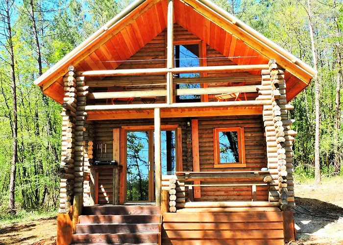 Magnifique En Rondins Avec Et Tipis En Plaine Nature Environnement Ressourcant Au Calme Vue Imprenable Lascaux Non Disponible Juillet Et Aout